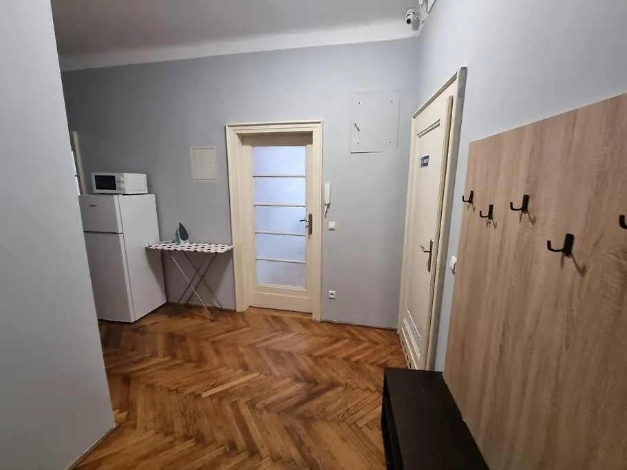 Fantastic Krk - Kr6 Room F-1